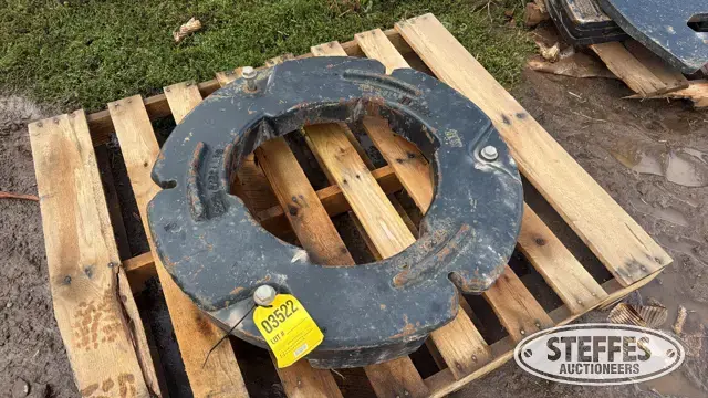 (1) New Holland rear wheel weight