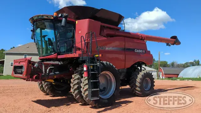 2015 Case IH 8240