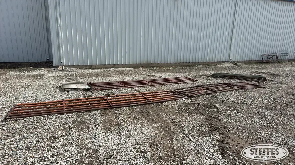 (6) Gate panels Farm Support Item
