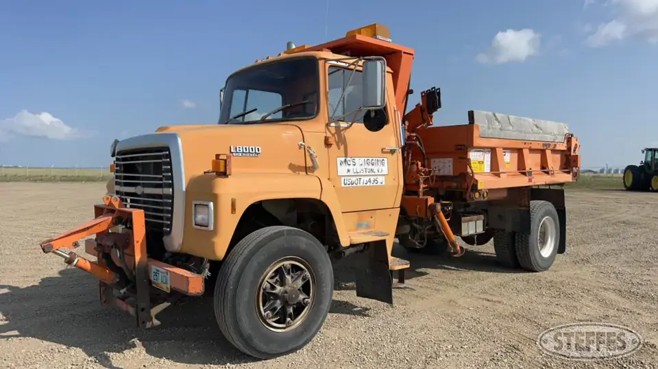 1989 Ford L8000 Dump Truck
