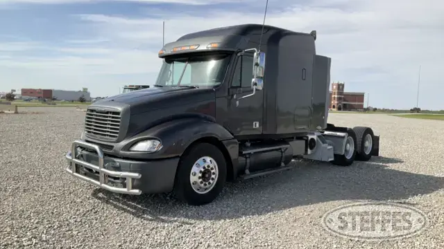 2007 Freightliner Columbia 120