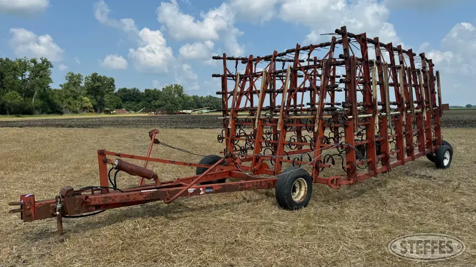 Melroe 420 Soil Finisher