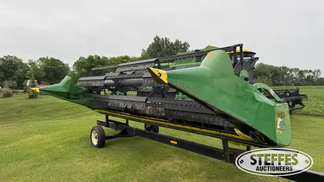 John Deere 220