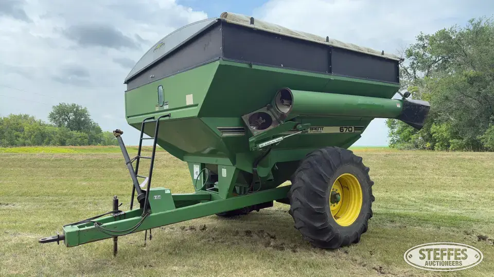 Brent 670 Grain Cart