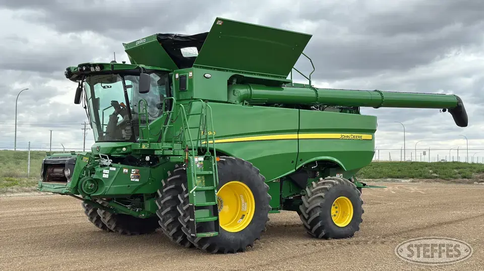 2023 John Deere S790 Combine