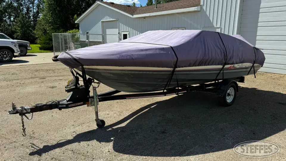 1990 Bayliner Capri Boat