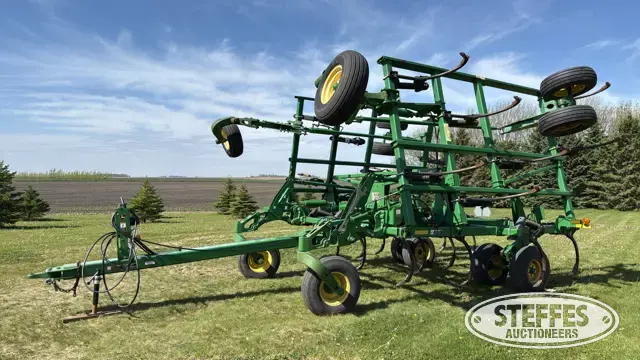 2007 John Deere 2410