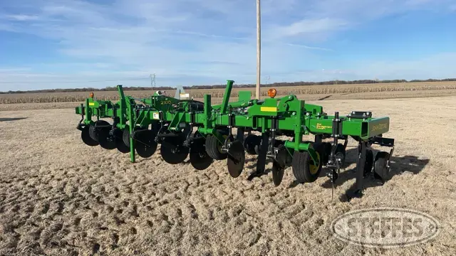 John Deere 2100