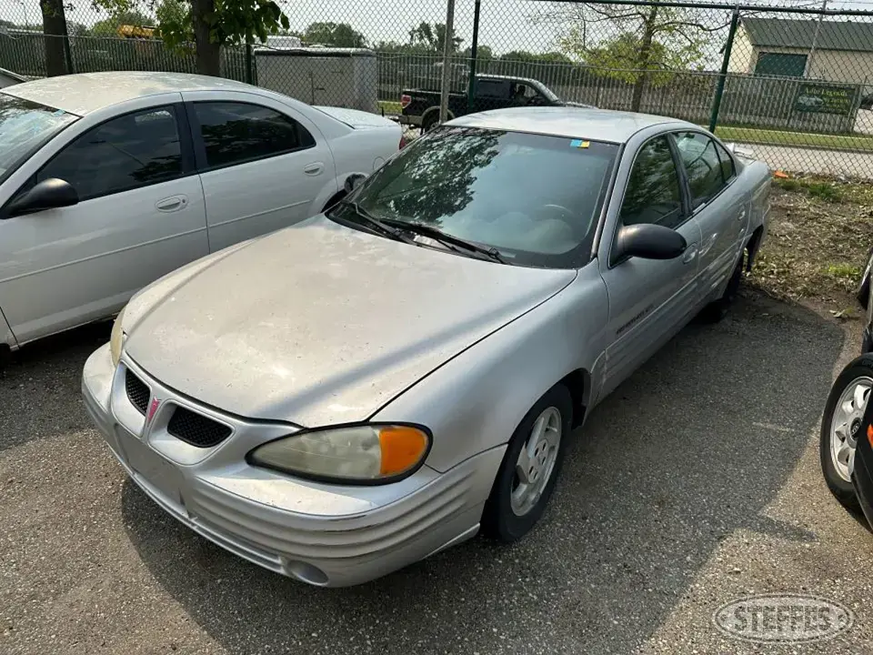 2002 Pontiac Grand Am SE Car