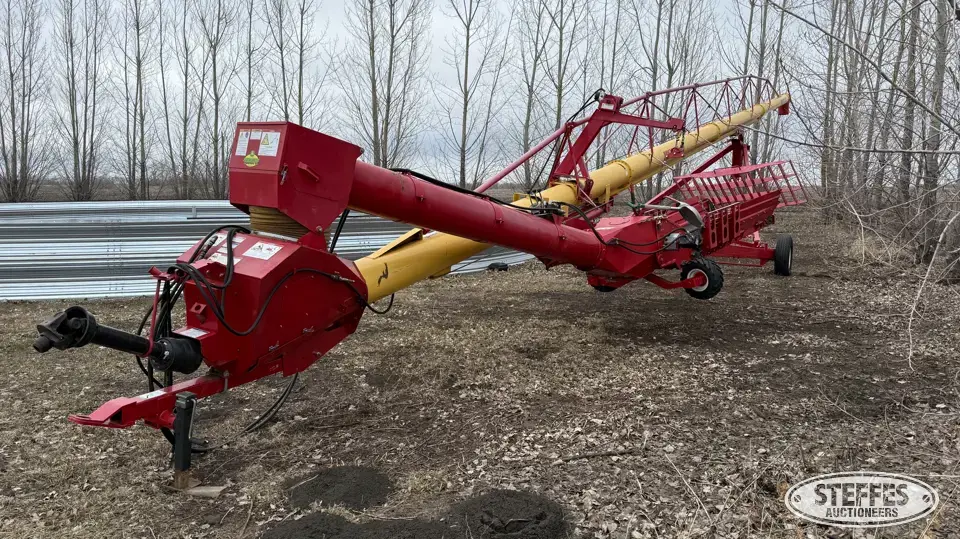 2015 Westfield MKX130-84 Swing Hopper Auger