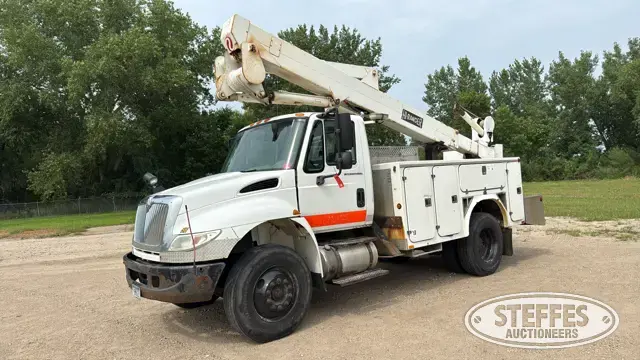 2005 International 4400