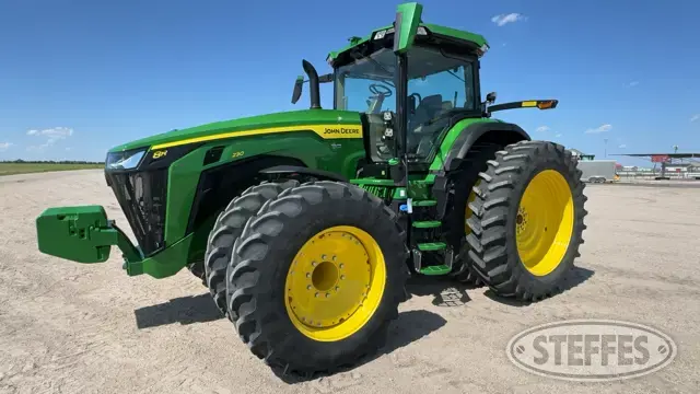 2022 John Deere 8R 230