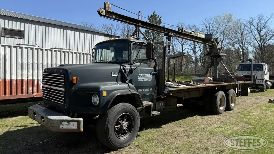 1978 Ford L8000 Boom Truck