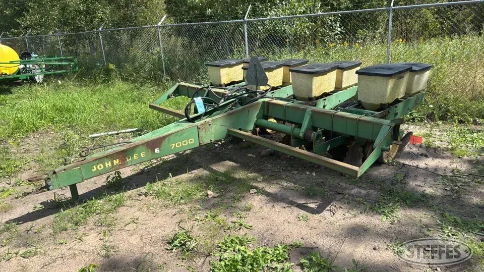 John Deere 7000 Less Than 12 Row Planter