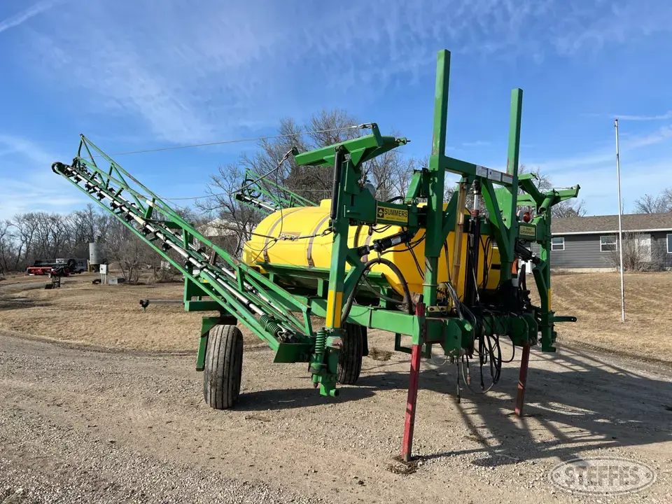 2004 Summers Super Sprayer Pull-Type Sprayer