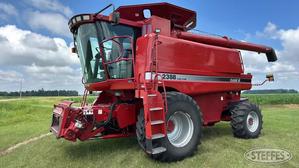 2005 Case IH 2388 Combine