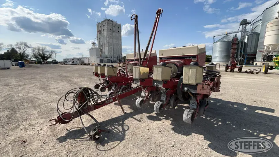 Case IH 900 Cyclo Air 12 or More Row Planter
