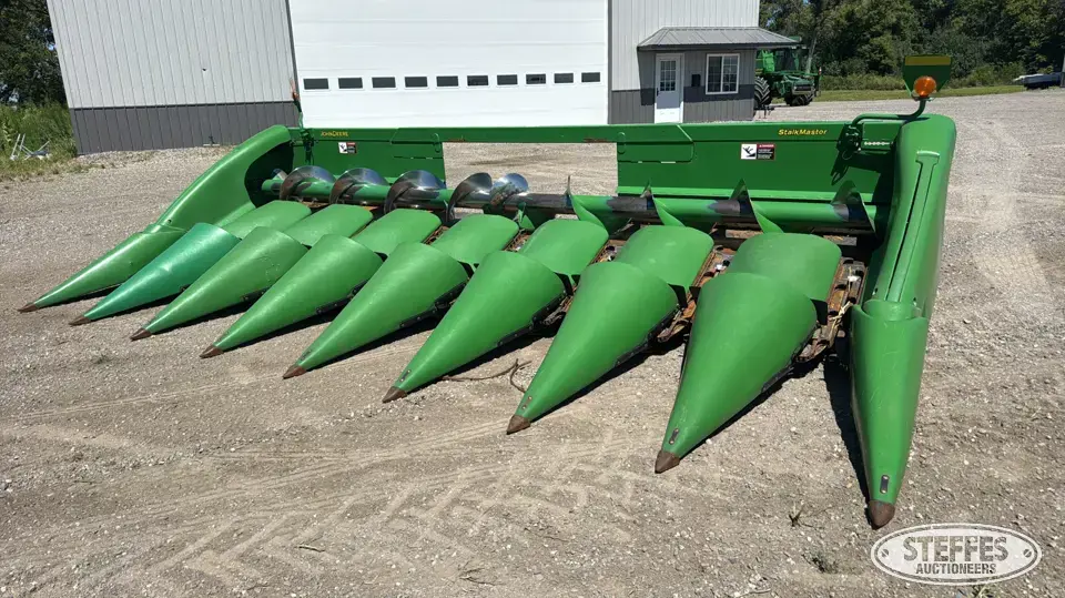 2011 John Deere 608C Corn Head