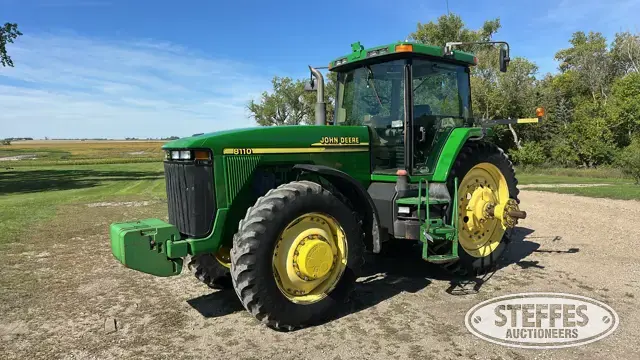 2000 John Deere 8110