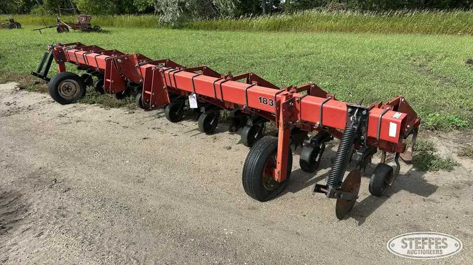 Case IH 183 Row Crop Cultivator