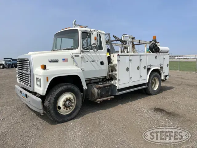 1992 Ford L8000