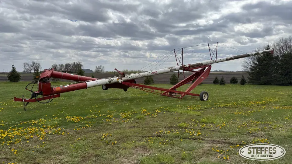 Feterl swing hopper auger