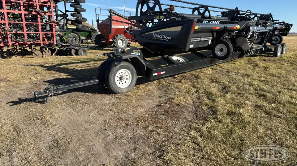 M.D. Products Stud King 42 Header Trailer