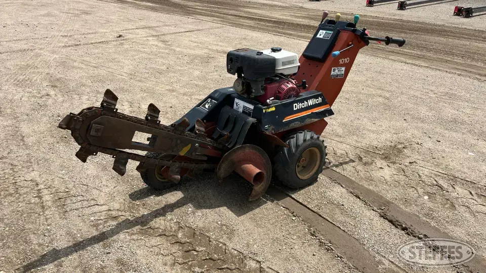 Ditch Witch 1010 Trencher