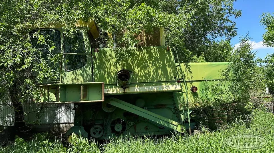 John Deere 6600 Combine
