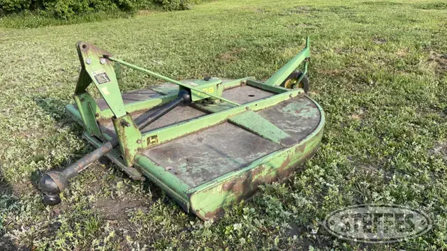 John Deere 709