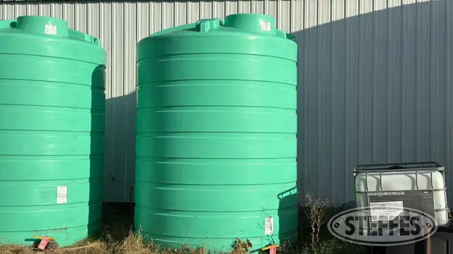 Enduraplas 3,000 gal. poly tank