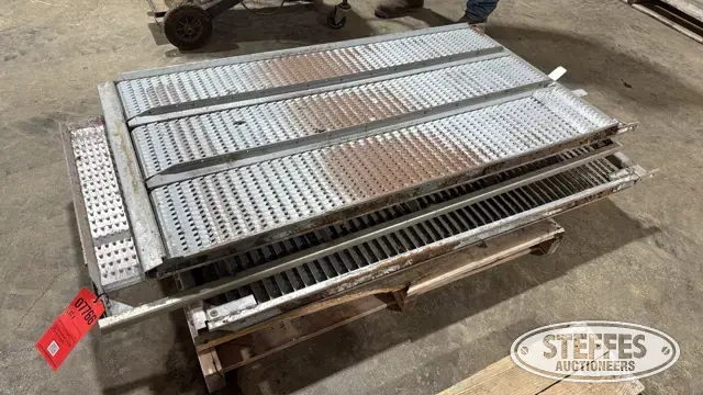 Case IH Flagship combine sieves