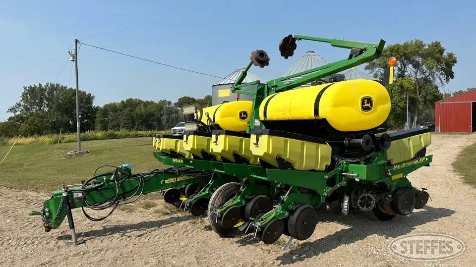 John Deere 1760 12 or More Row Planter
