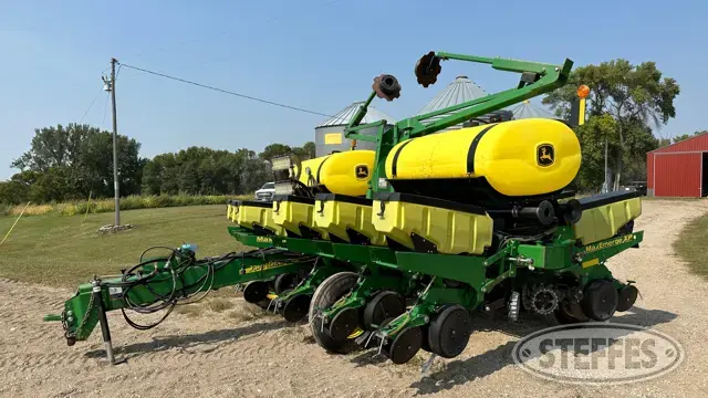 John Deere 1760