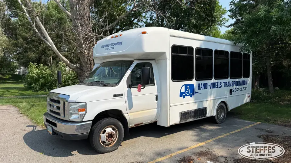 2012 Ford E-450 Bus