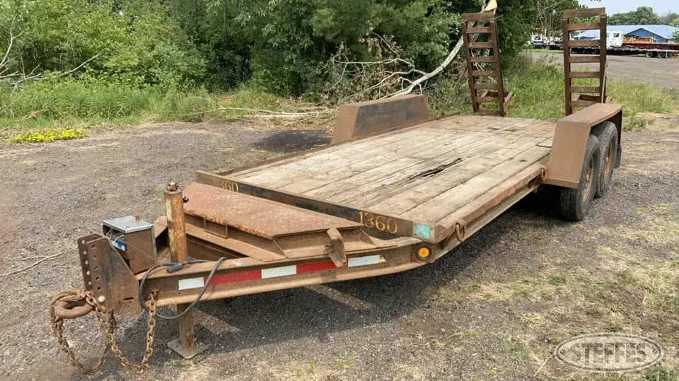 1997 Towmaster T-10DD Flatbed Trailer