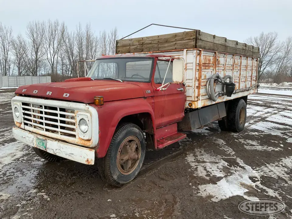 1974 Ford F-750 Tandem Boxed Truck