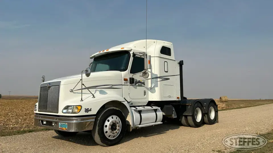 2007 International 9400i Conventional Truck with Sleeper