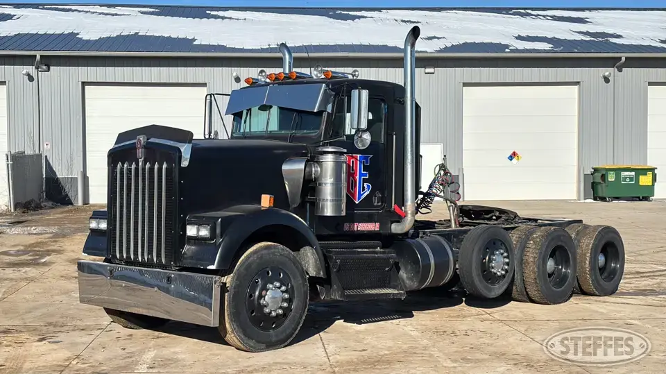 1990 Kenworth W900 Conventional Truck without Sleeper