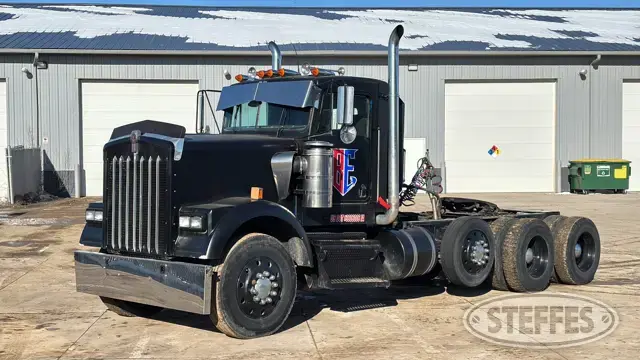 1990 Kenworth W900