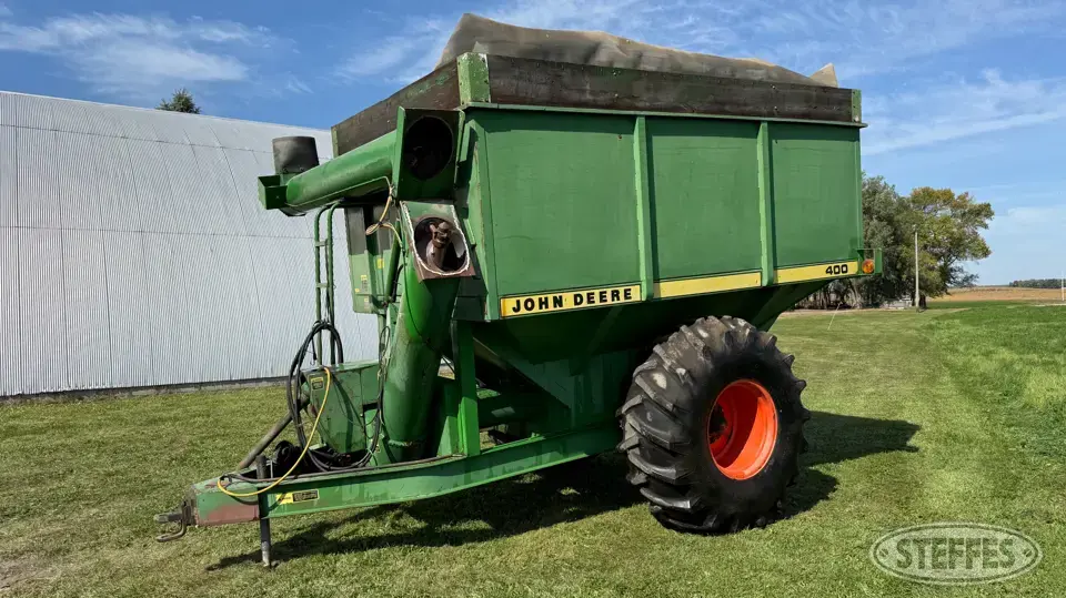 John Deere 400 Grain Cart