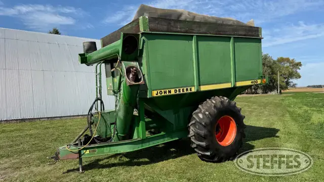 John Deere 400