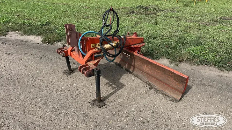 Leon 390 Straight Blade