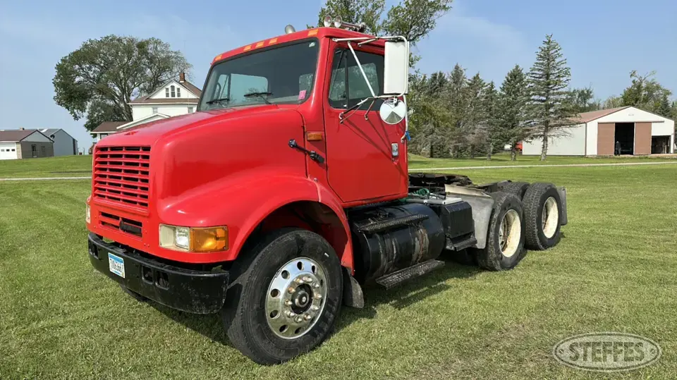 1996 International 8100 Conventional Truck without Sleeper