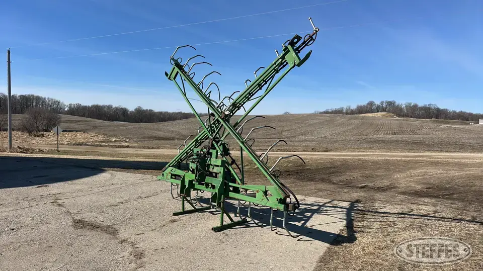 Shop-built liquid fertilizer toolbar Liquid Side Dresser