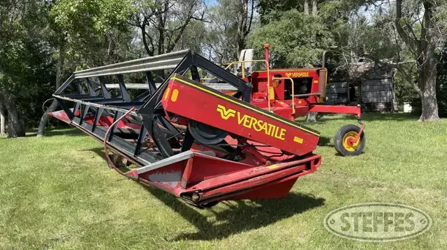1981 Versatile 4400