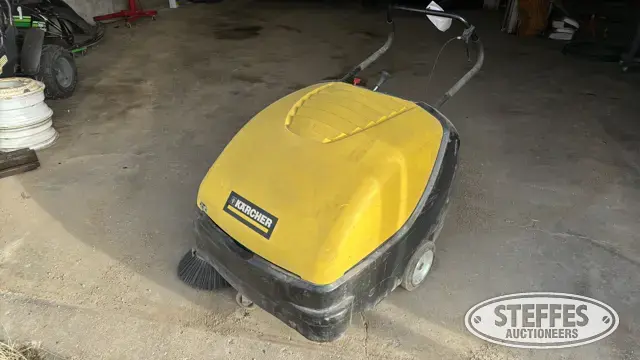 Karcher floor sweeper