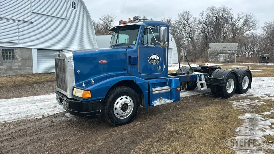 1989 Peterbilt 377 Conventional Truck without Sleeper