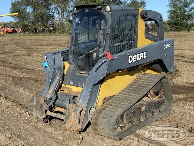2012 John Deere 329D