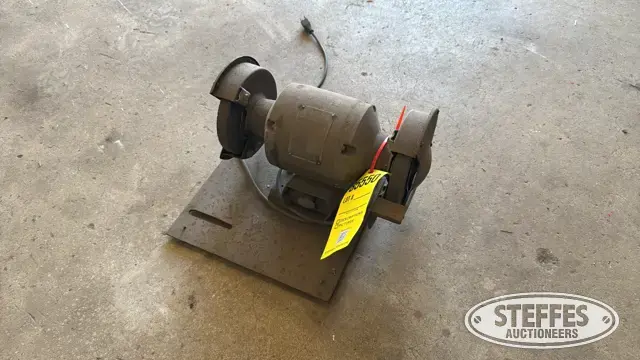 Bench grinder